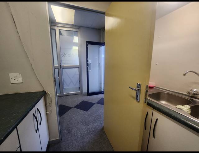 170M² OFFICE TO LET IN VORNA VALLEY